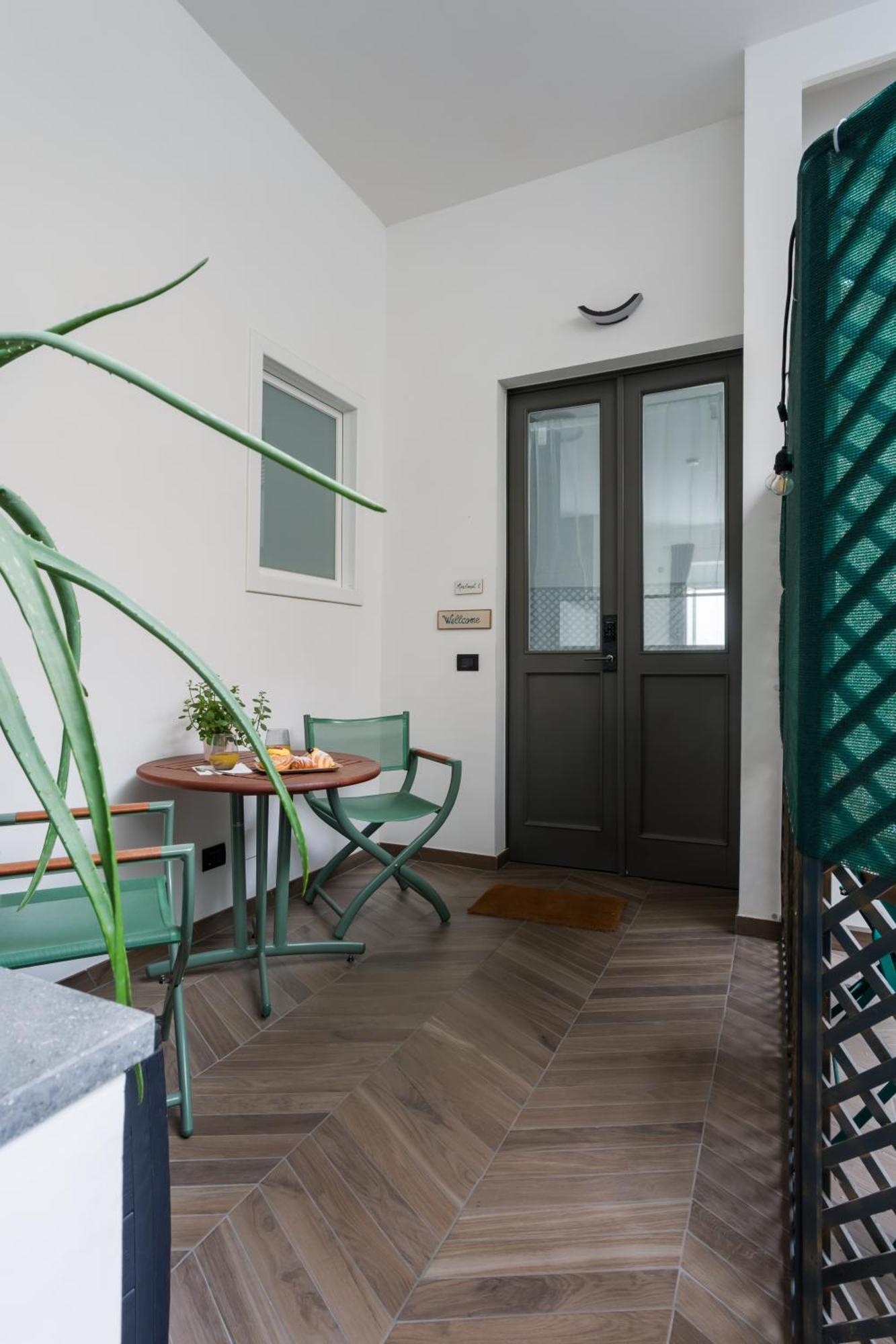 Archihouse Suites Napoli Ngoại thất bức ảnh