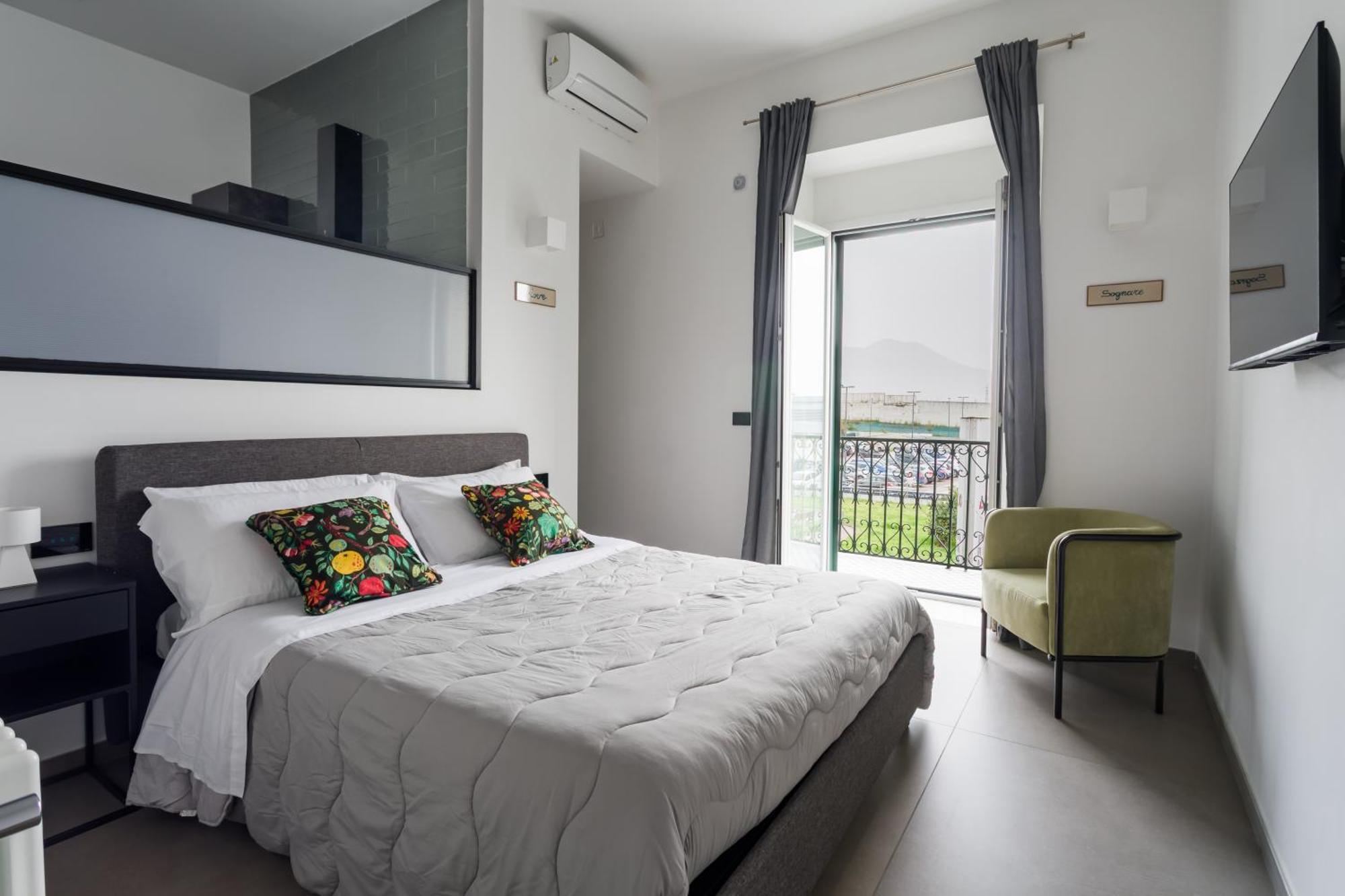Archihouse Suites Napoli Ngoại thất bức ảnh