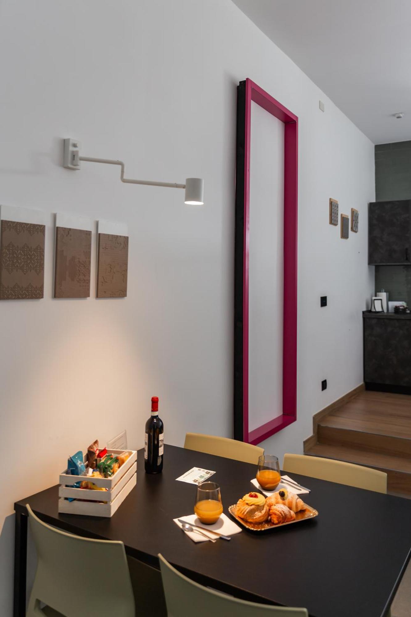 Archihouse Suites Napoli Ngoại thất bức ảnh